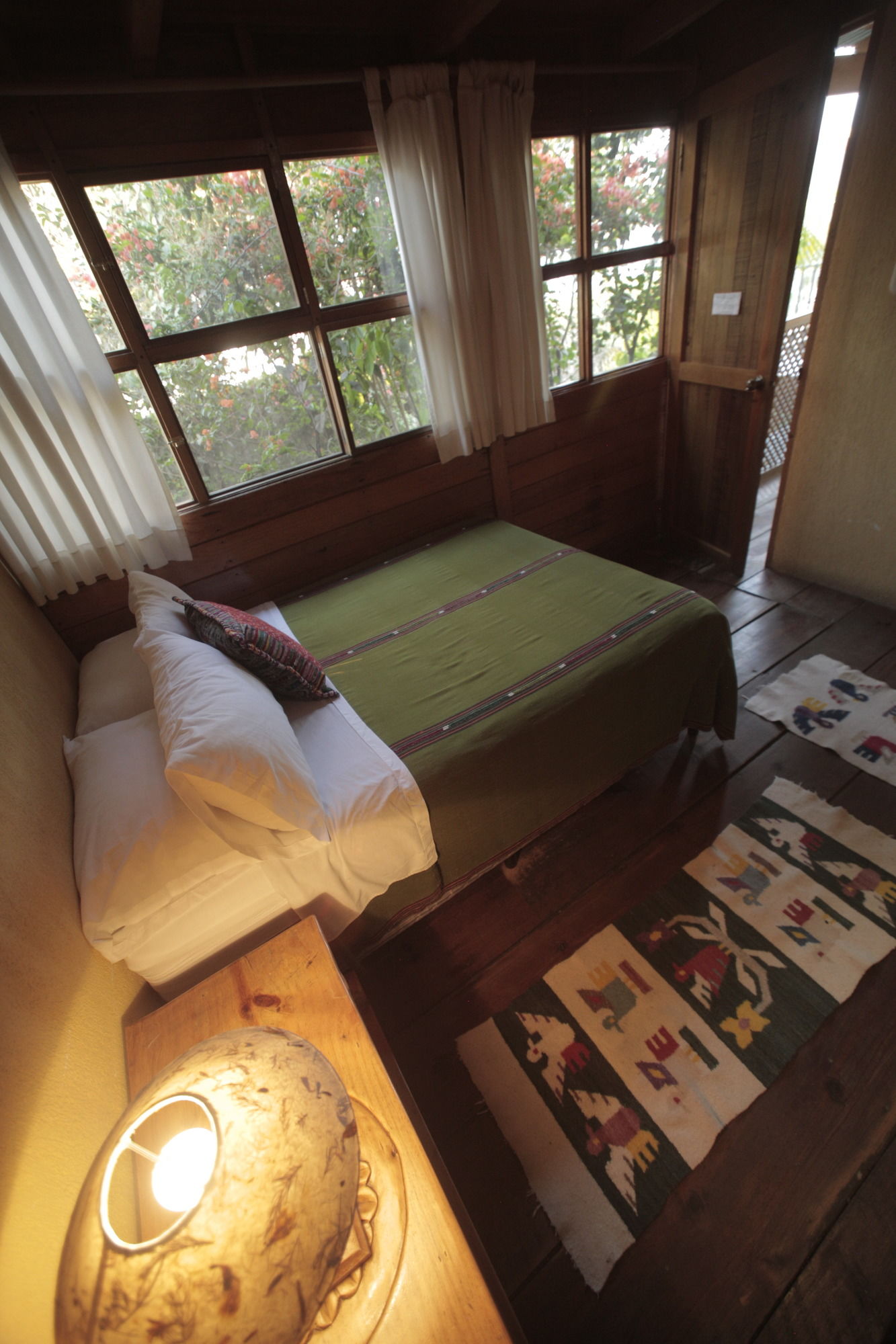 Фото Yellow House - Hostel