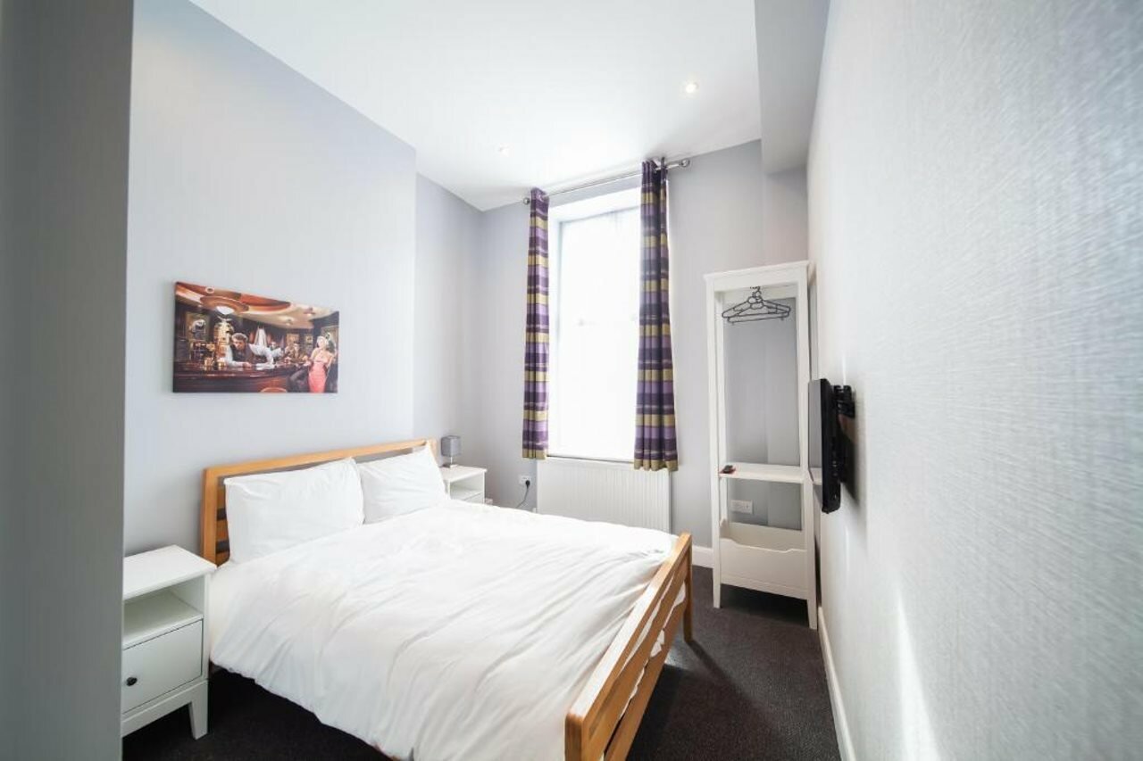 Фото Oyo The Arch, Wembly Stadium