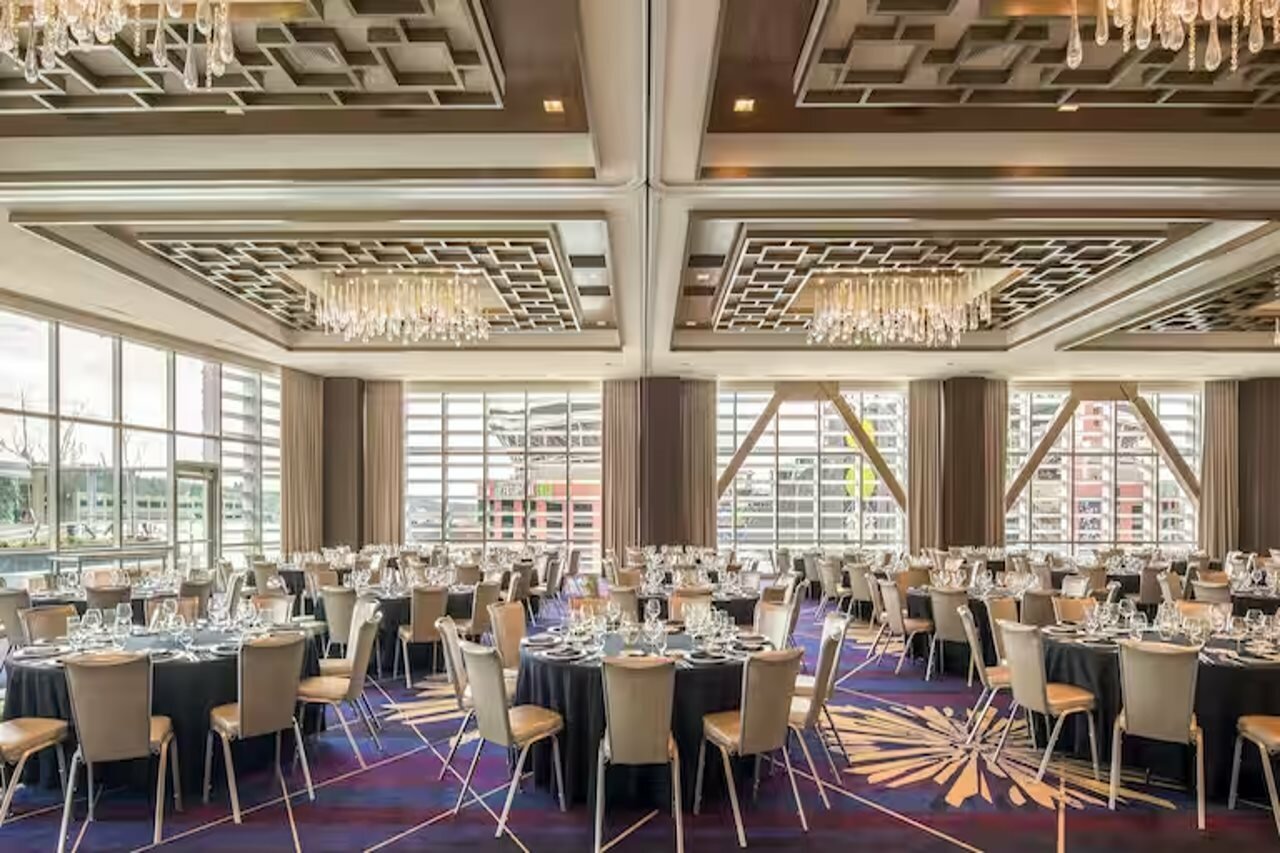 Фото Embassy Suites by Hilton Seattle Downtown Pioneer Square