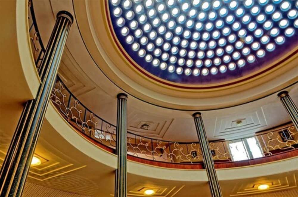 Фото The Royal Maritime Club