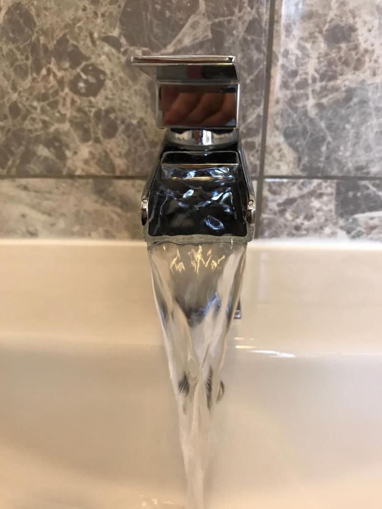 Фото Euro Bar and Hotel