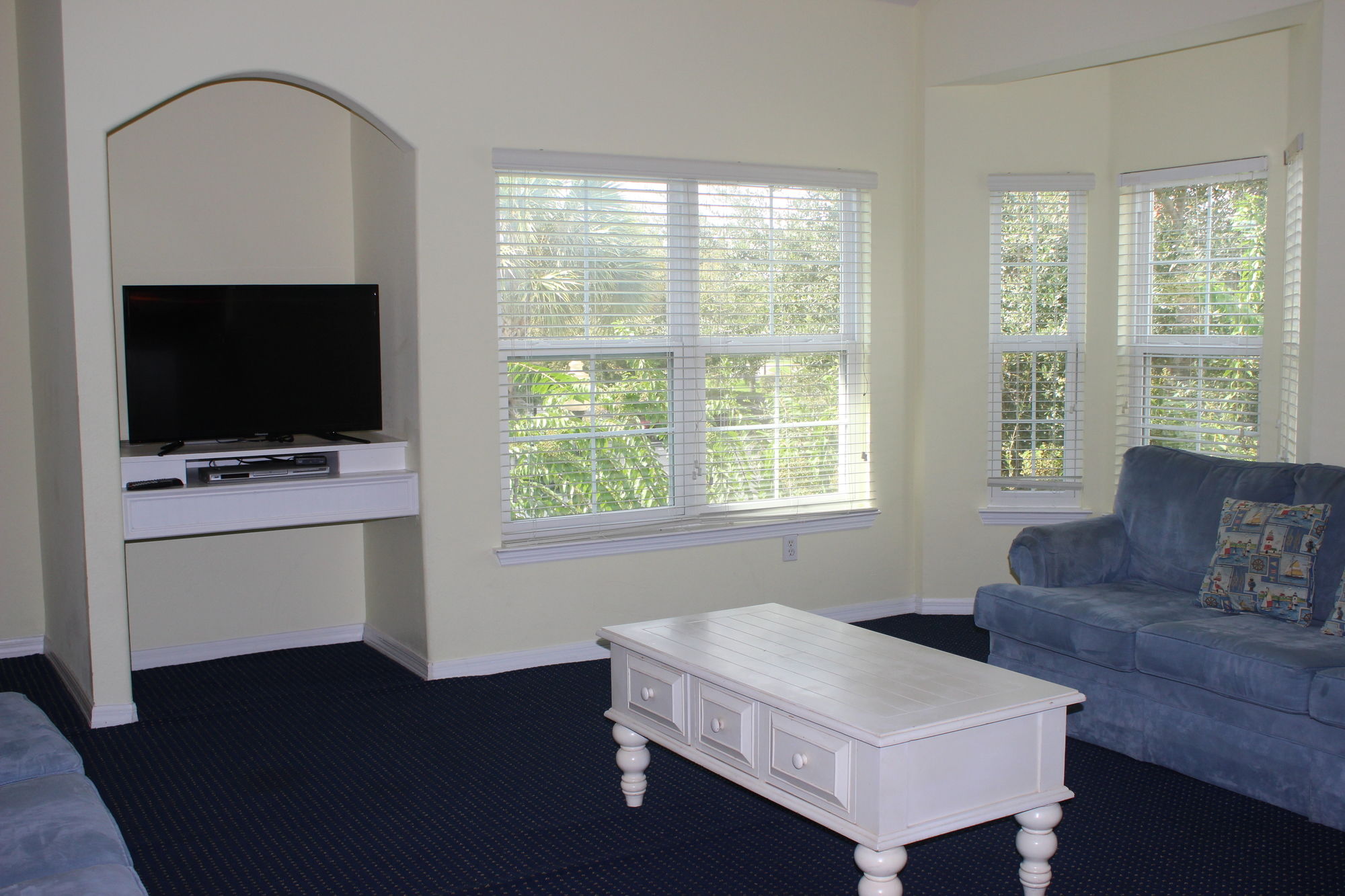 Фото Runaway Beach Club Resort