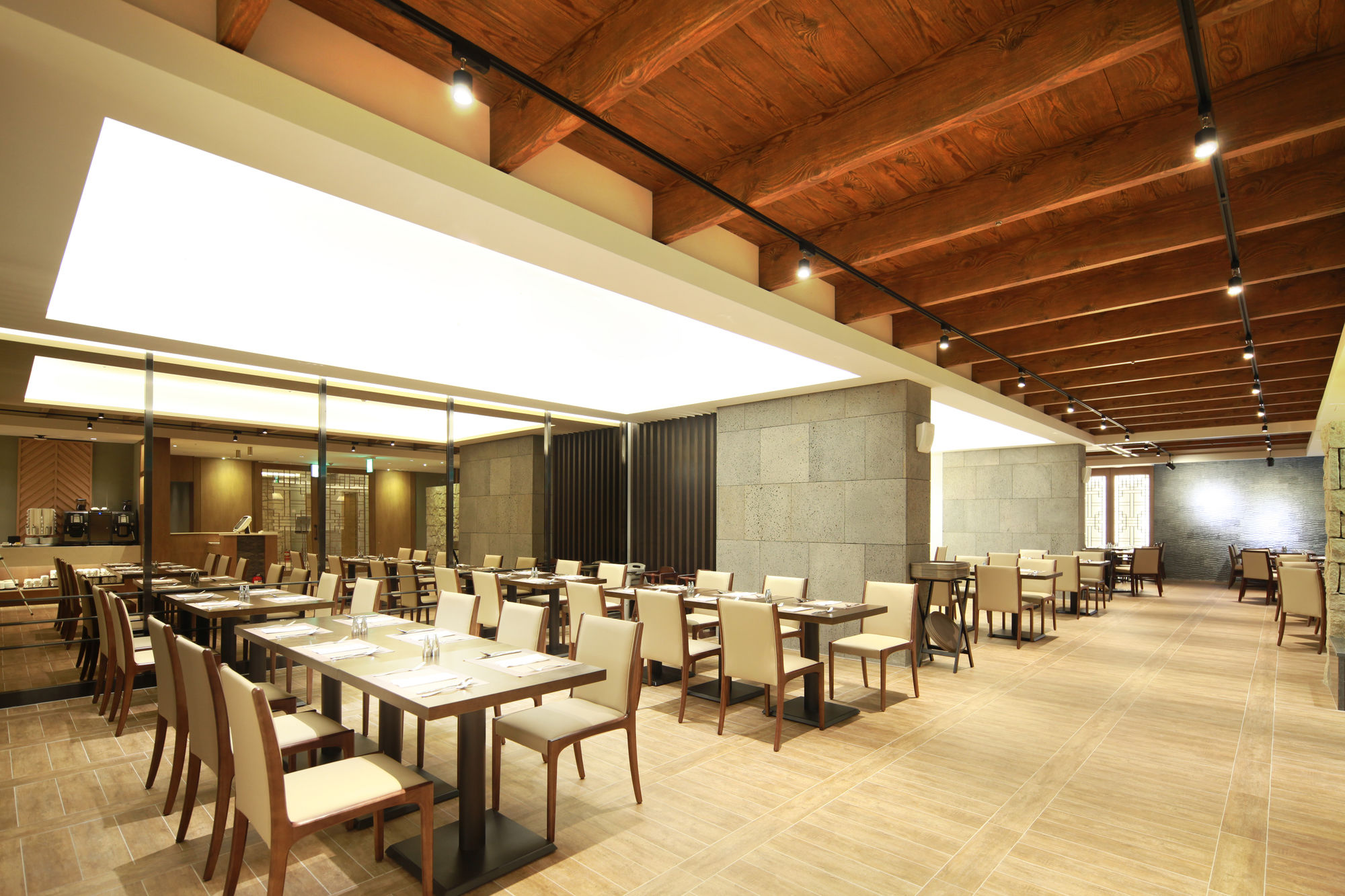 Фото Shin Shin Hotel Jeju Airport