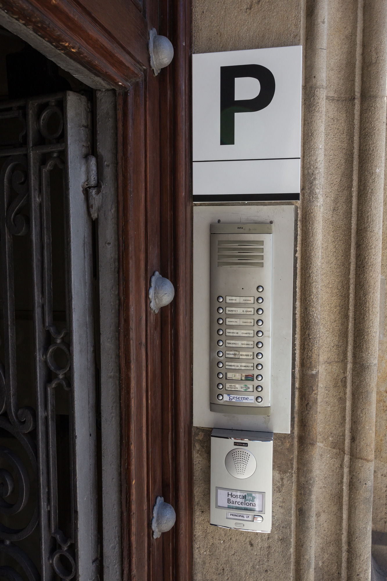 Фото Hostalin Barcelona Gran VIA