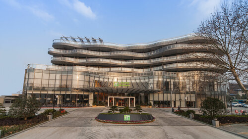 Внешний вид отеля Holiday Inn Nanjing Xuanwu Lake, an Ihg Hotel в Нанкине, фото 3