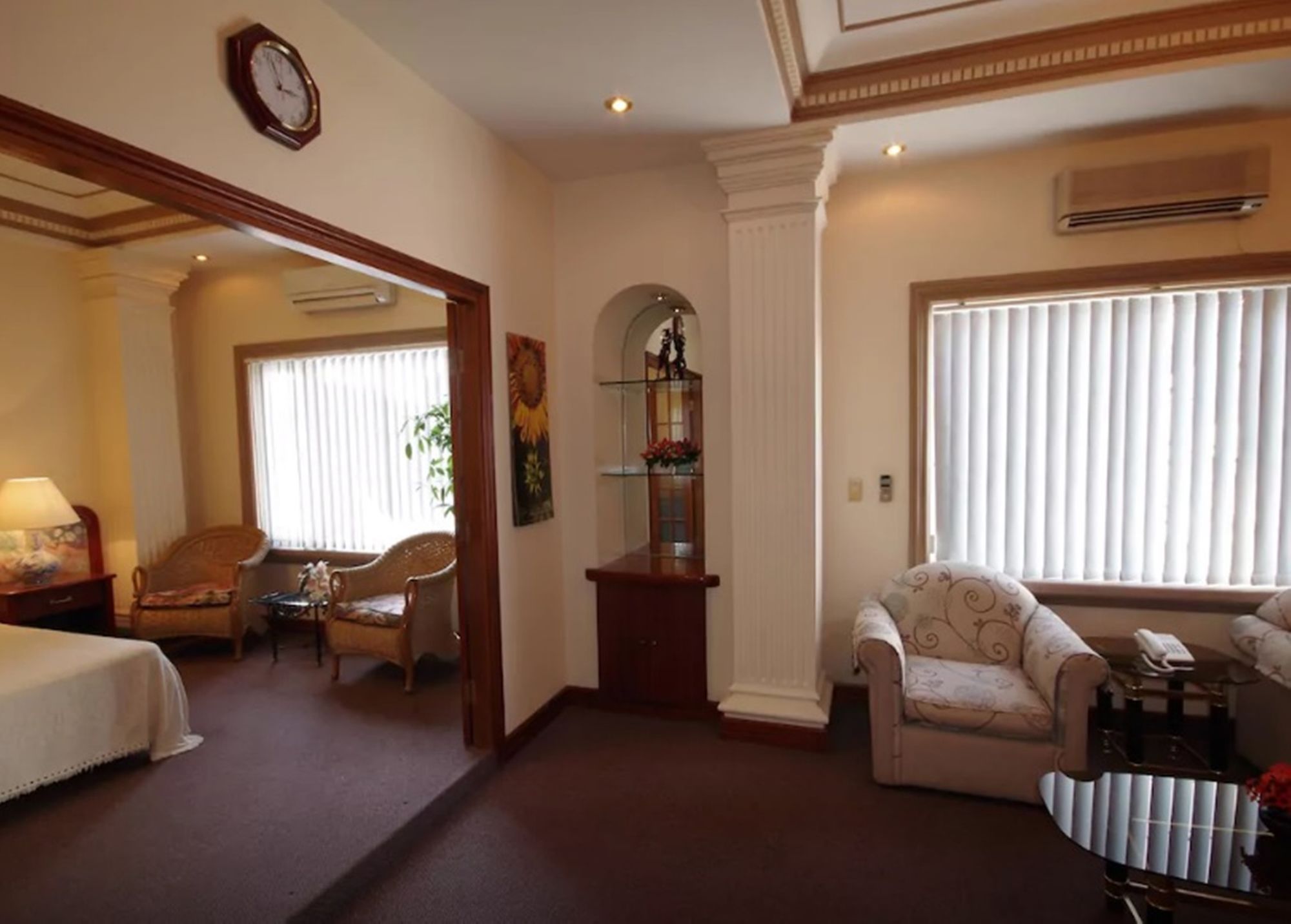 Фото The Spring Hotel