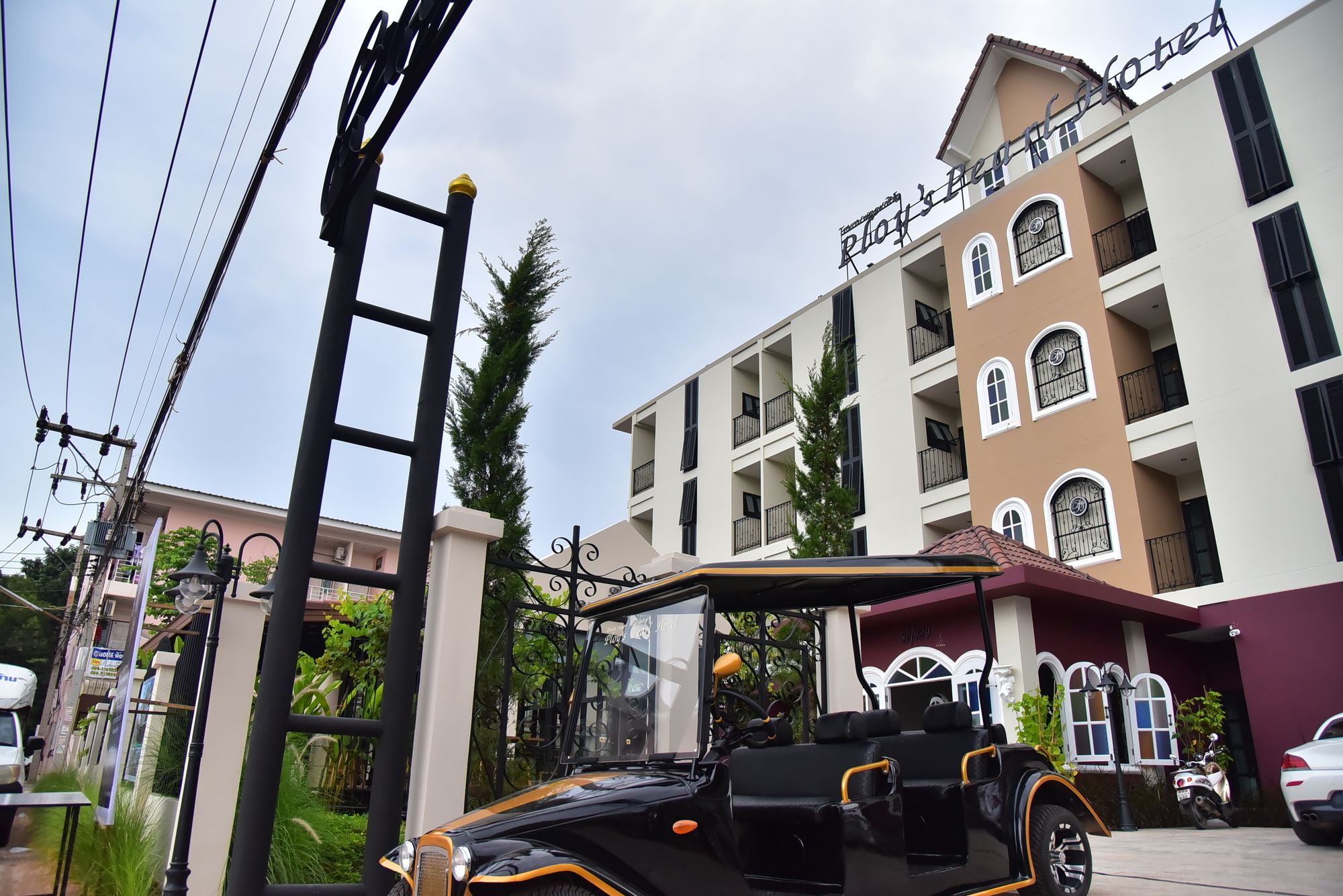 Фото Ploy's Pearl Hotel