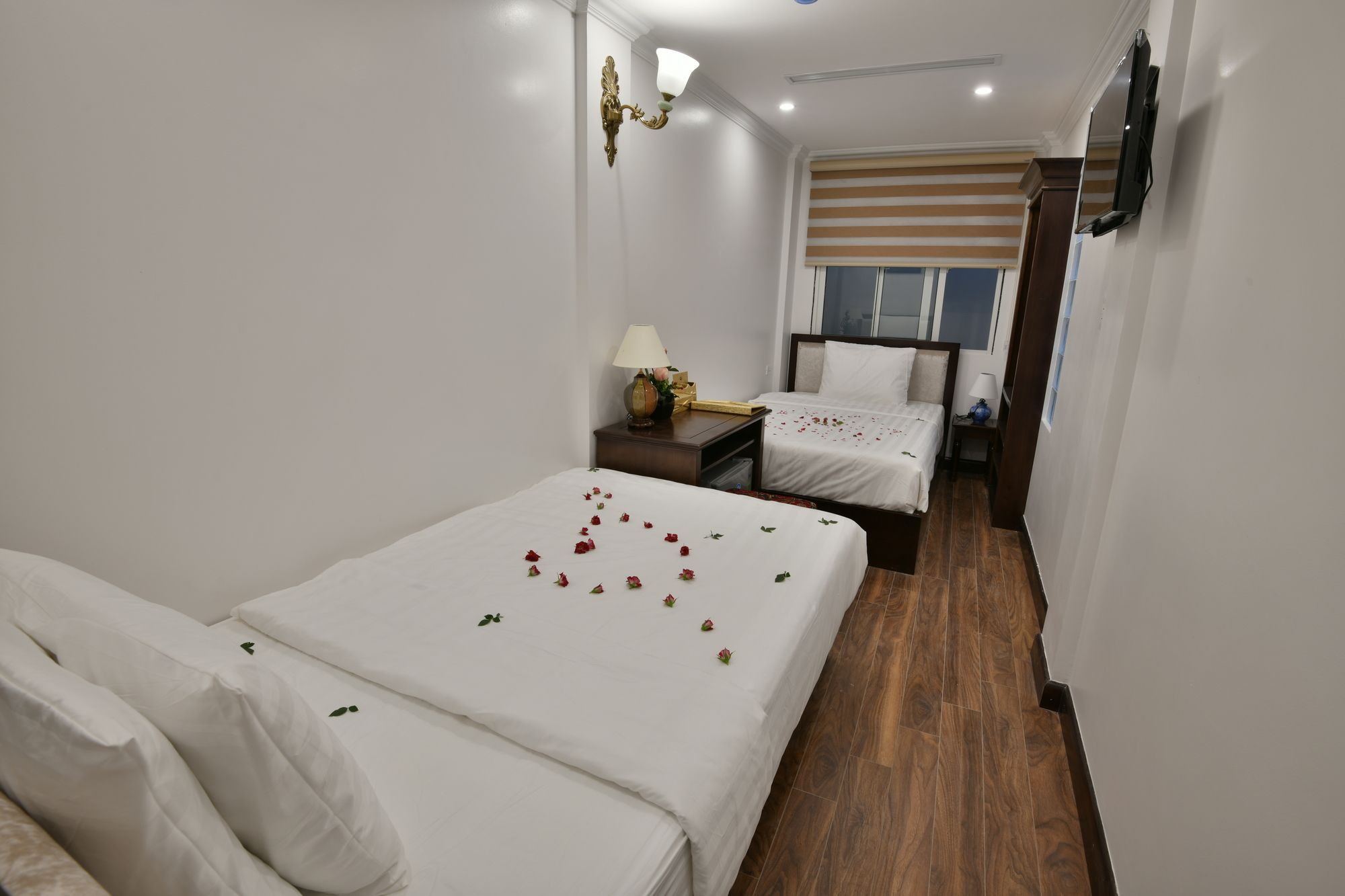 Фото Golden Sail Hotel