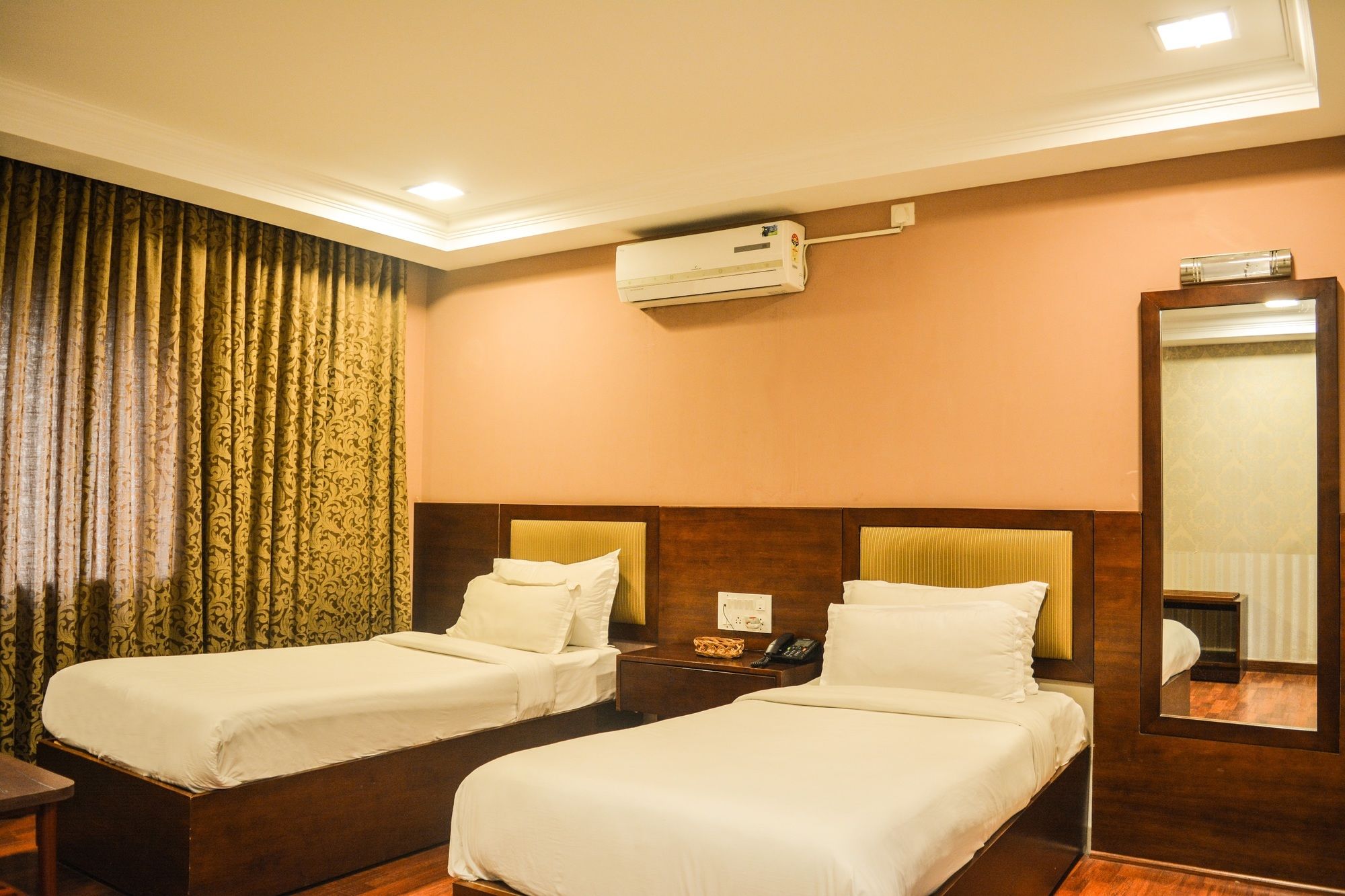 Фото Serene Boutique Hotel