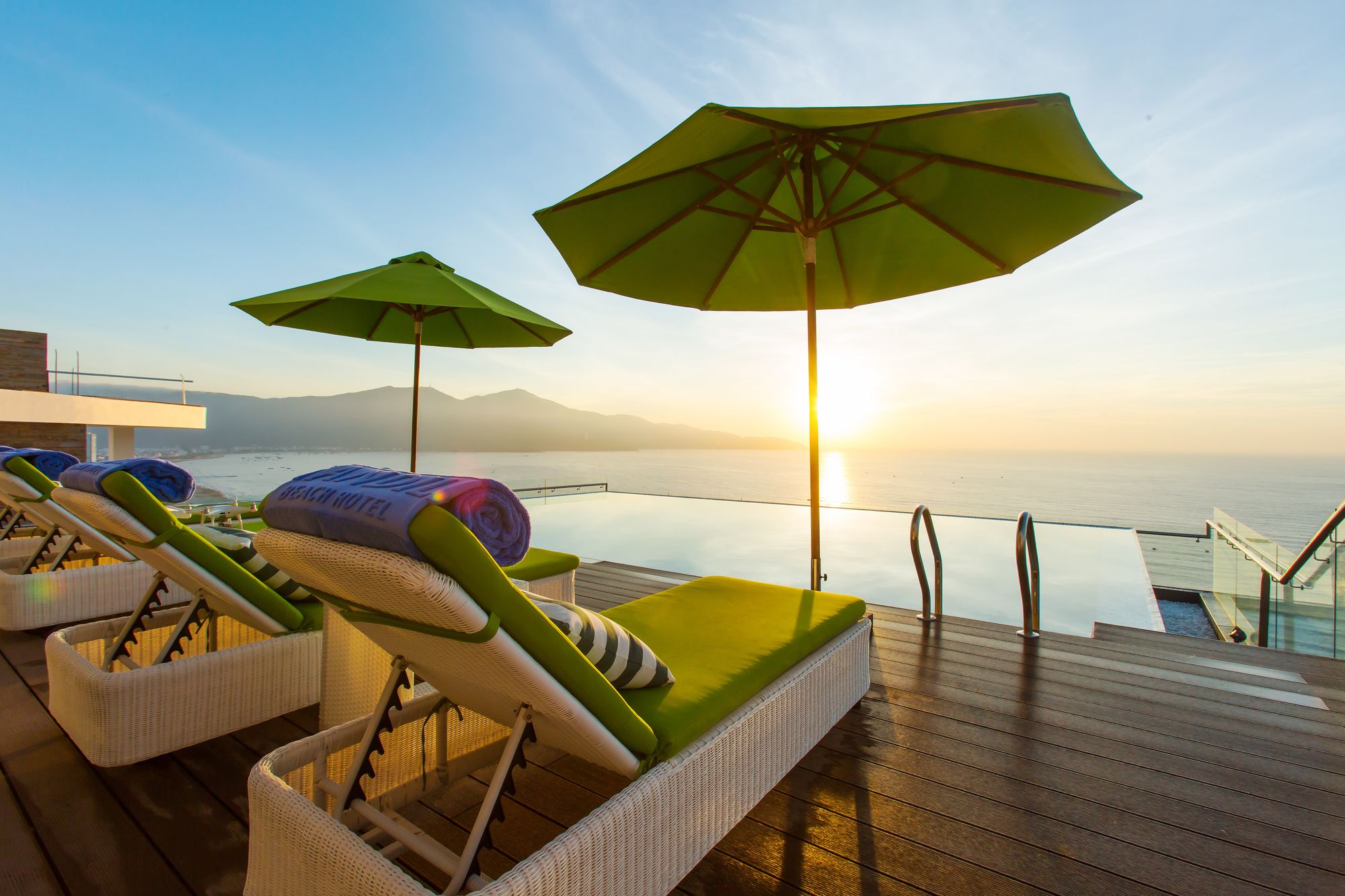 Фото Mandila Beach Hotel DaNang