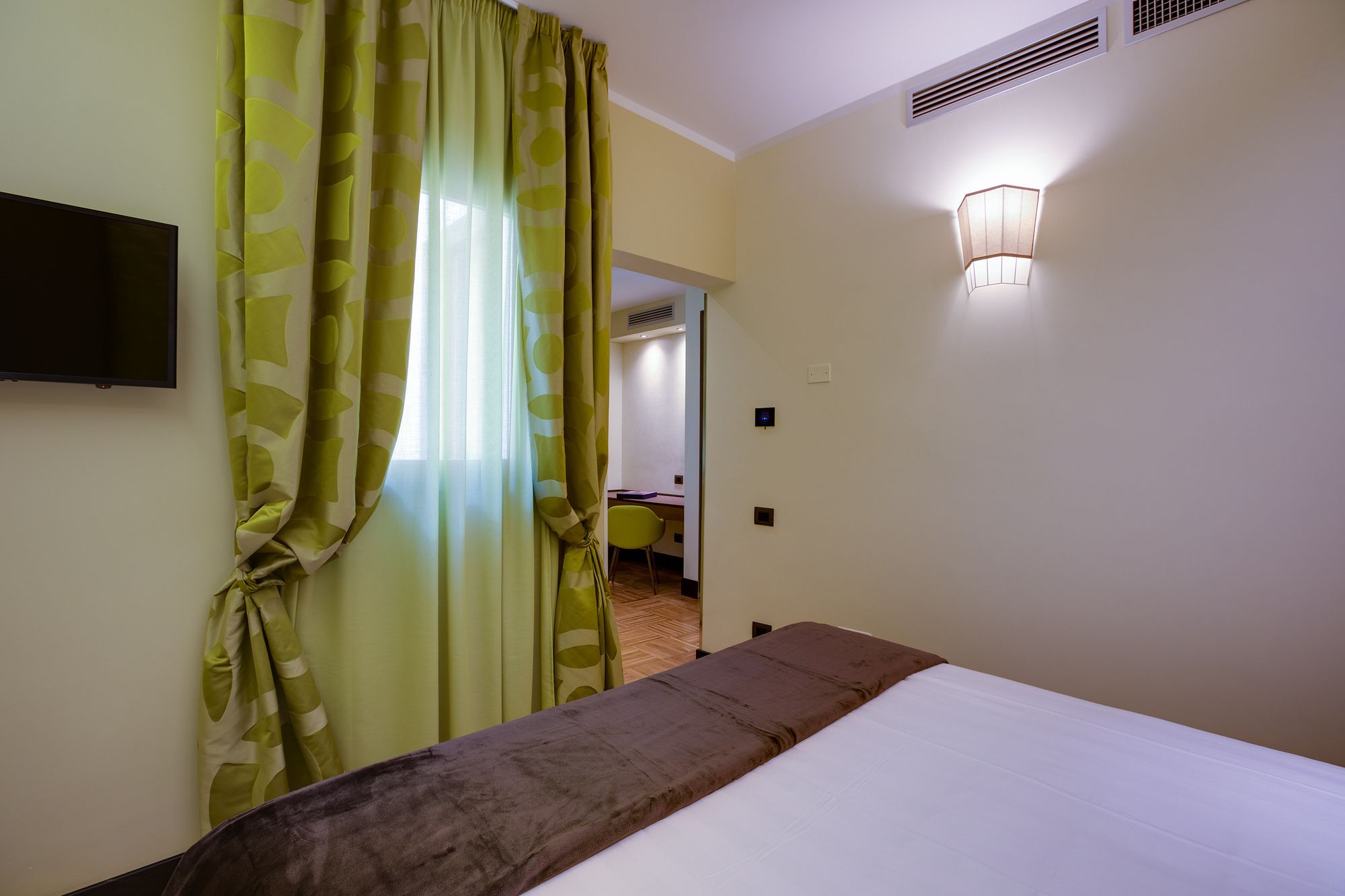 Фото Solo Experience Hotel