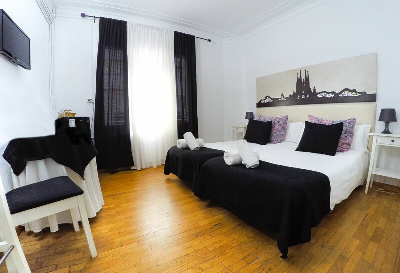 Гостиница Petit Hotel в Барселоне