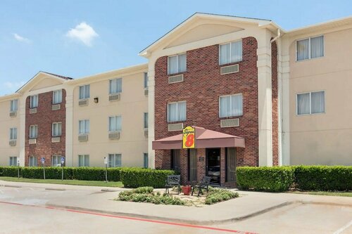 Гостиница Super 8 by Wyndham Grapevine/DFW Airport Northwest в Грейпвайне