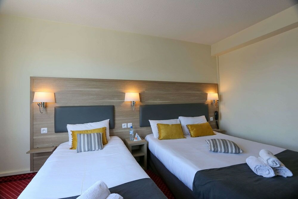 Фото Brit Hotel Bleu Nuit