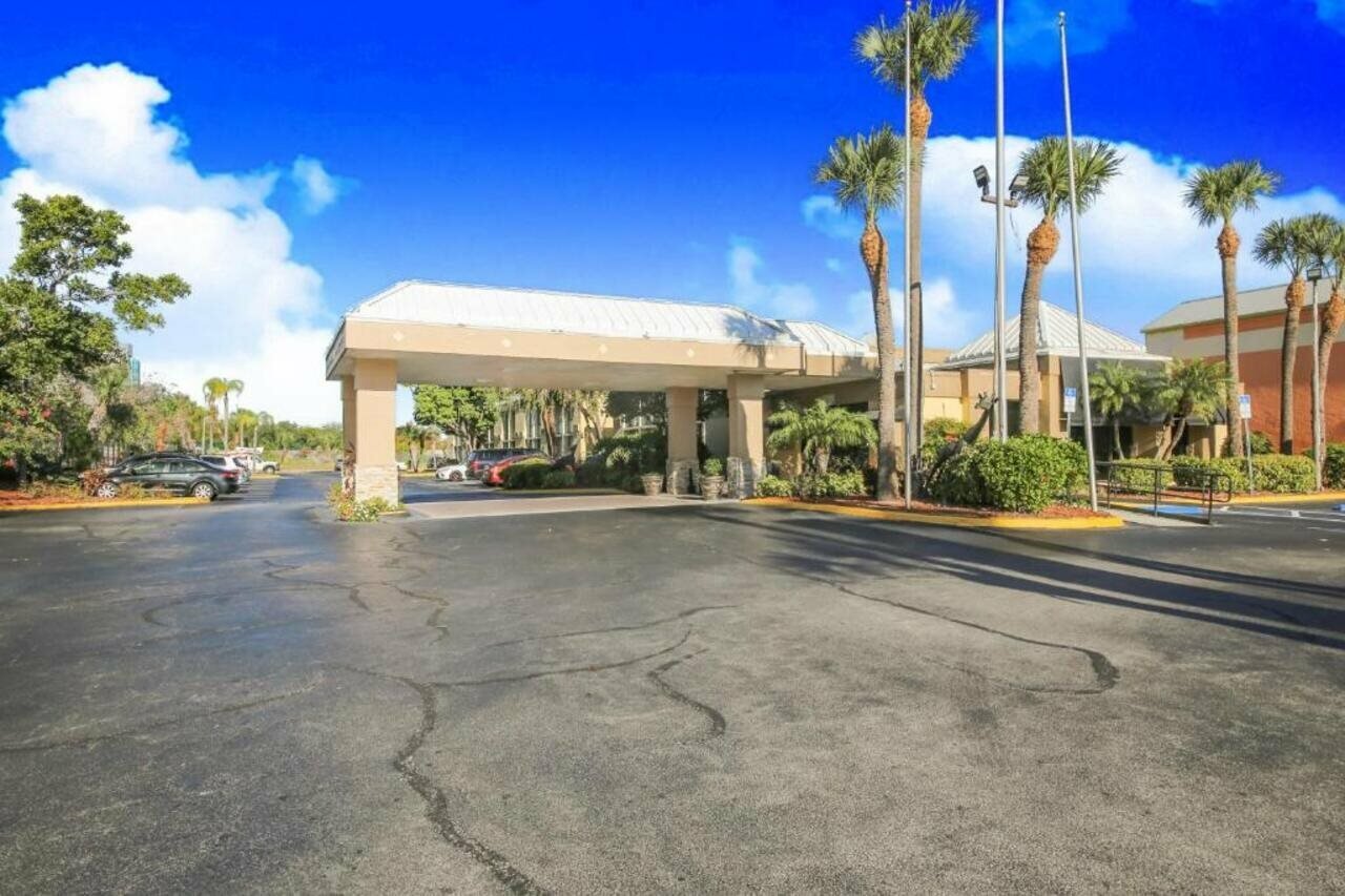 Фото Floridian Express Hotel