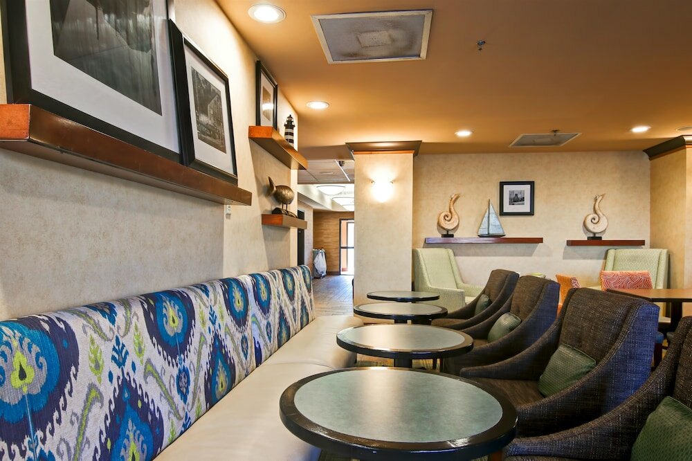 Фото Hampton Inn Waldorf