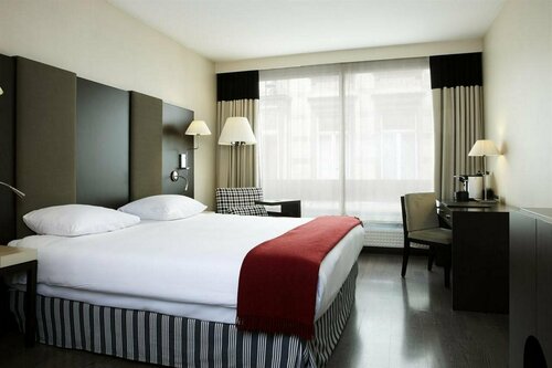 Внешний вид отеля Nh Brussels Stéphanie в Сен-Жиле, фото 2