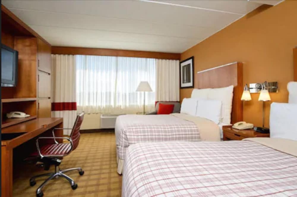 Фото Metro Points Hotel