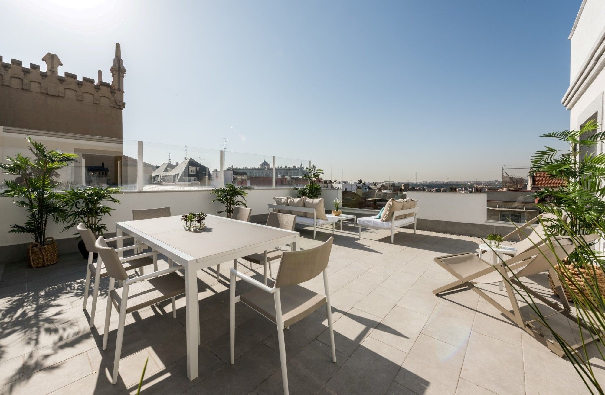 Фото Plaza de España Skyline