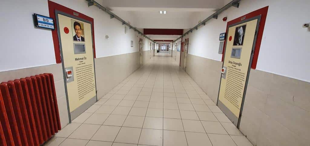 Escuela de enseñanza general Istanbul - Atasehir Sehit Cengiz Hasbal Secondary School, , foto