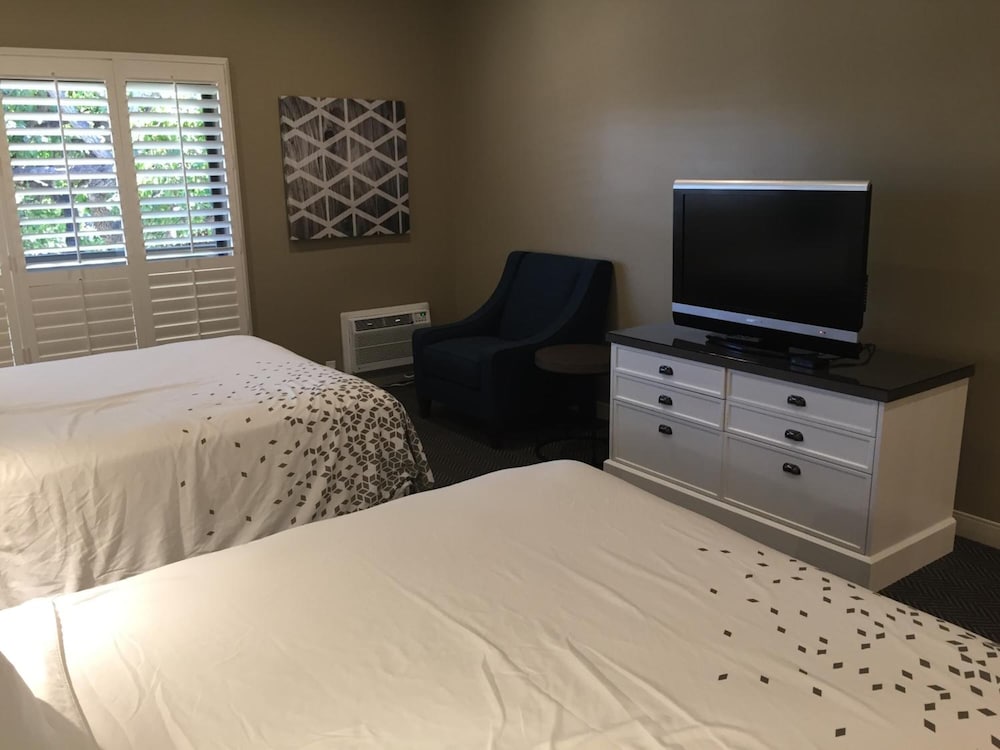 Фото Pacific Shores Inn on Pacific Beach