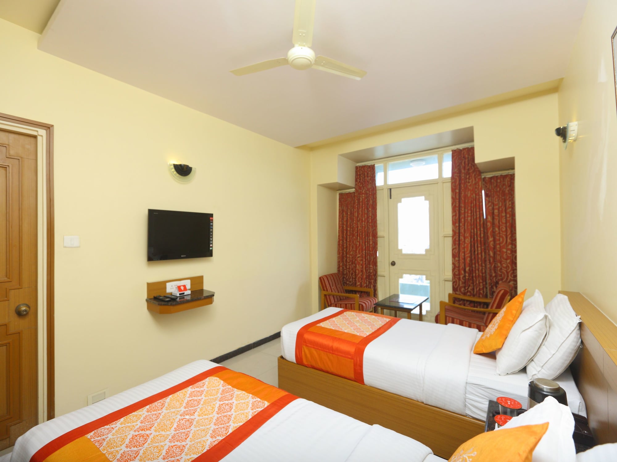 Фото Oyo 8169 Hotel Salem Castle