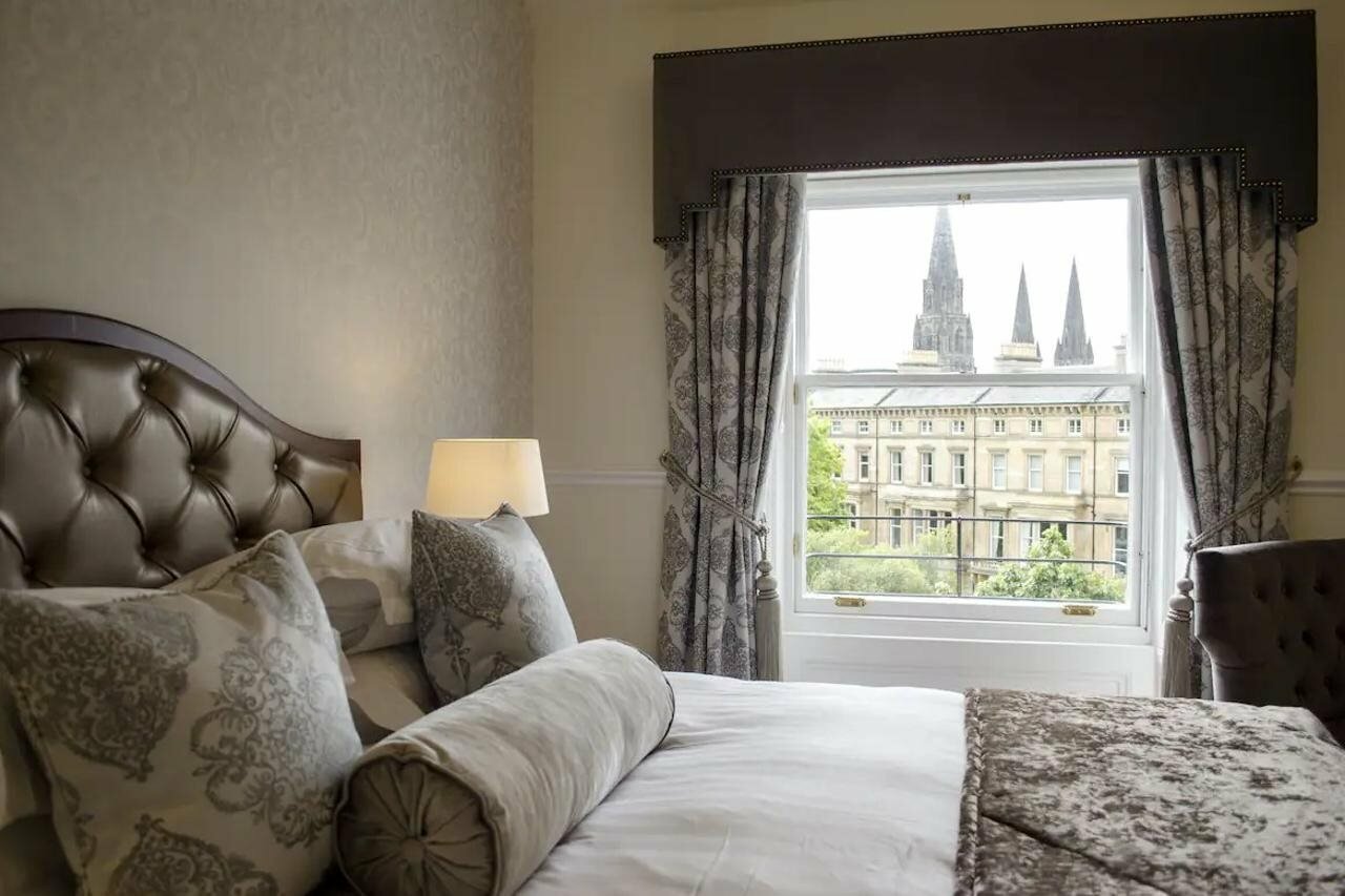 Фото The Bonham Hotel