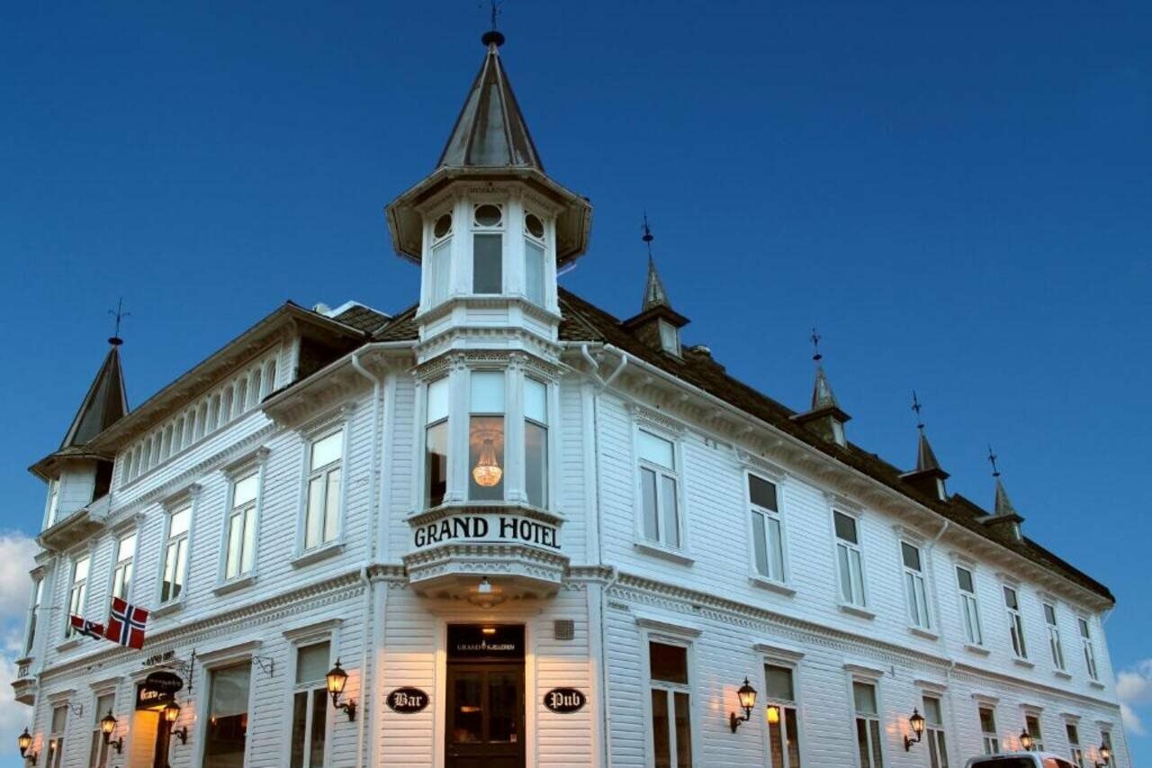 Фото отеля 1