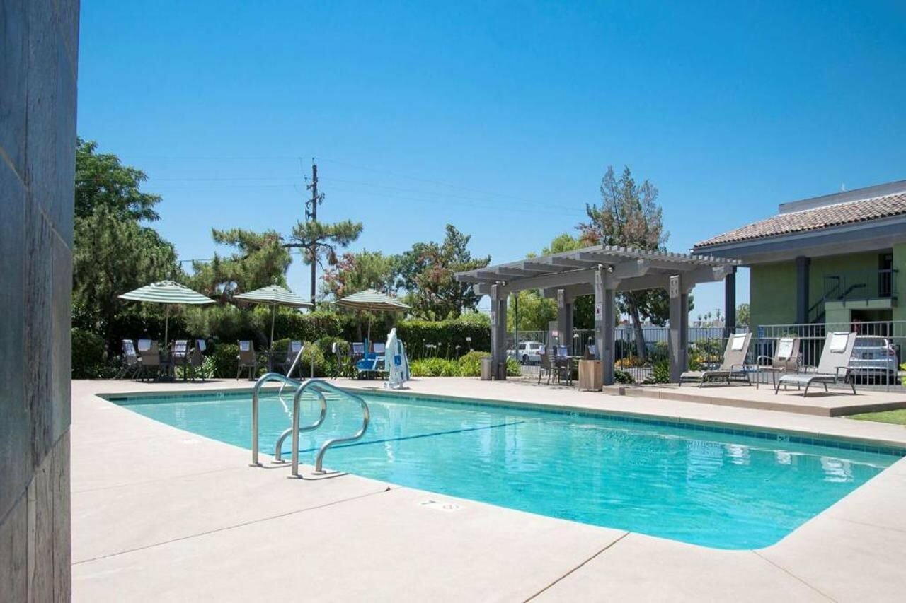 Фото Best Western Village Inn