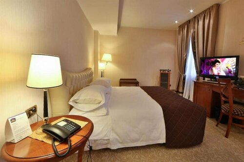 Внешний вид отеля Hotel Master в Бреше, фото 3