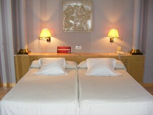 Гостиница Hotel Cesaraugusta