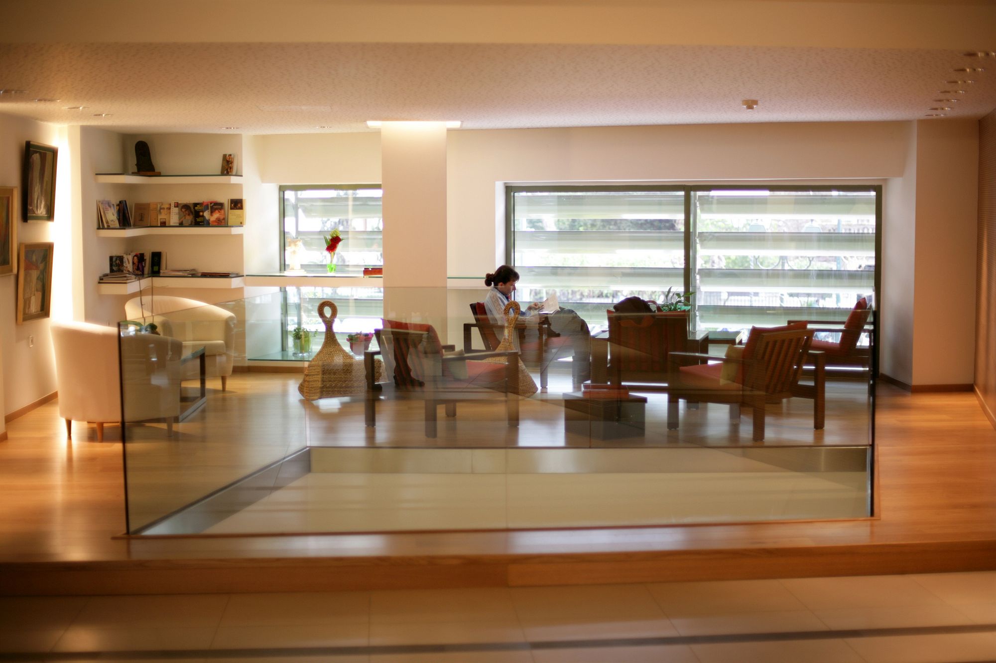 Фото Athinais Hotel