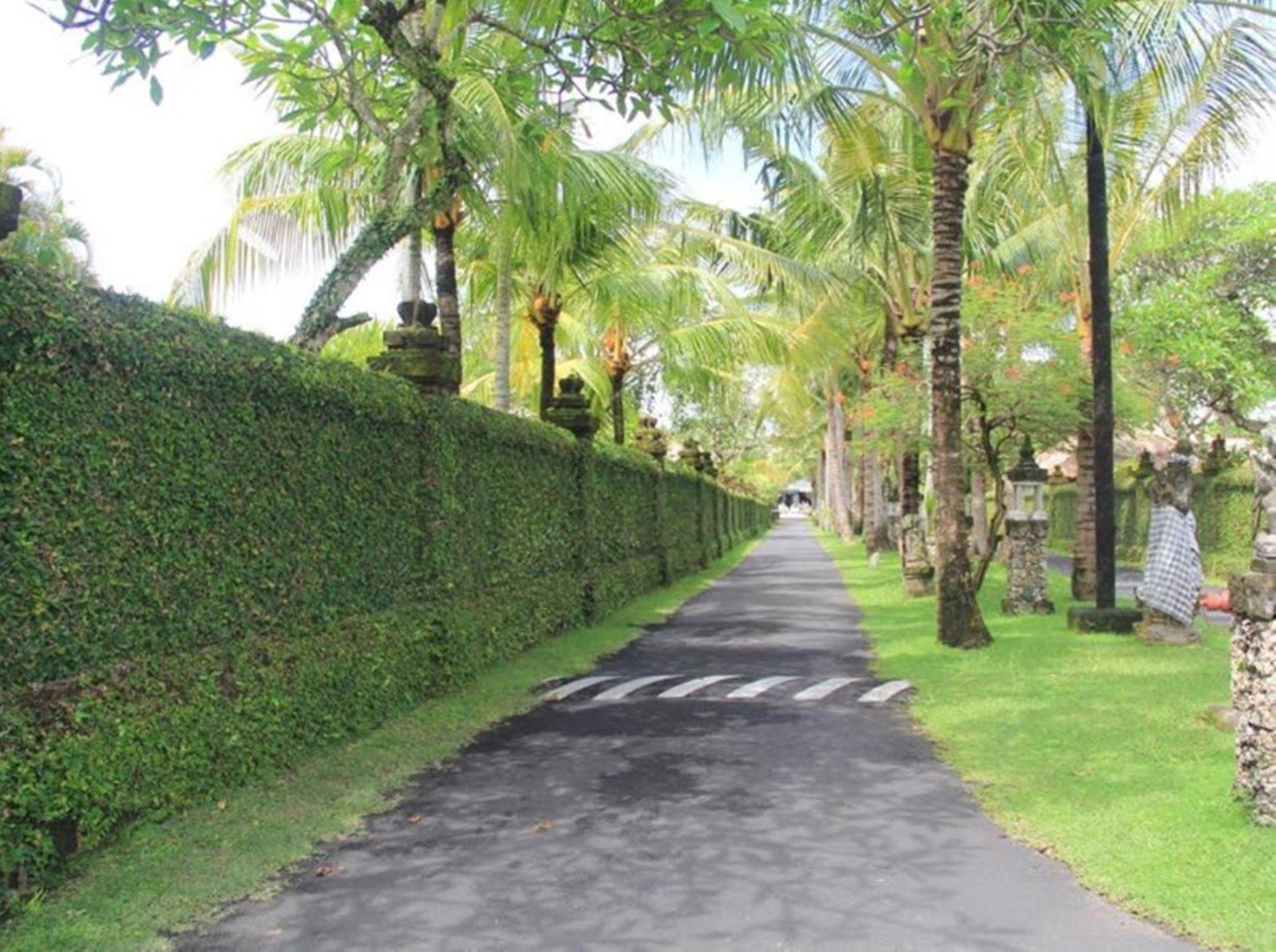 Фото Tandjung Sari Hotel