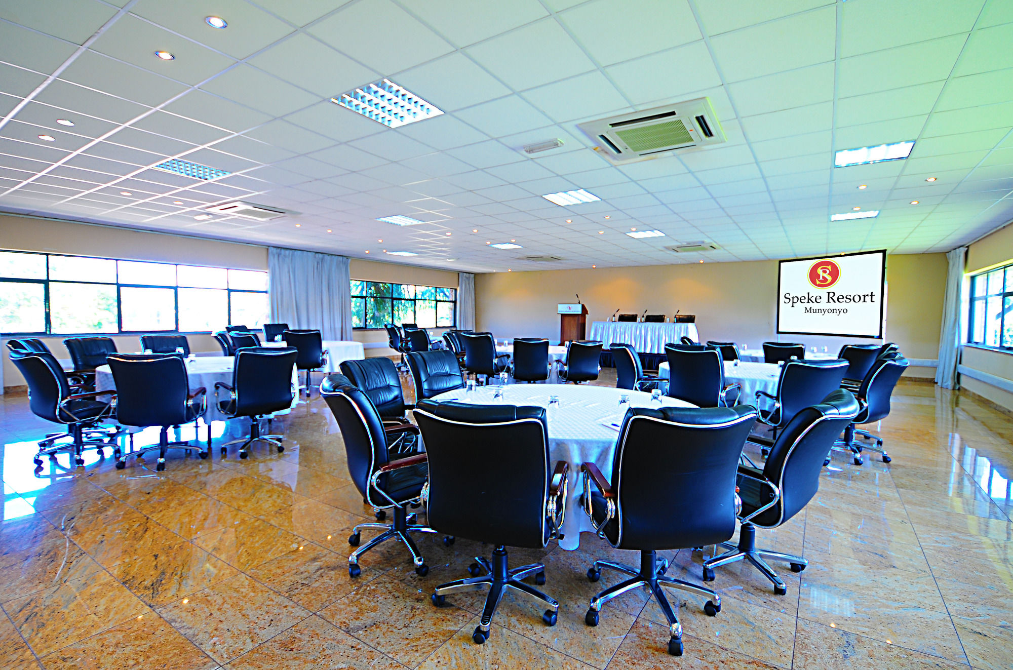 Фото Munyonyo Commonwealth Resort