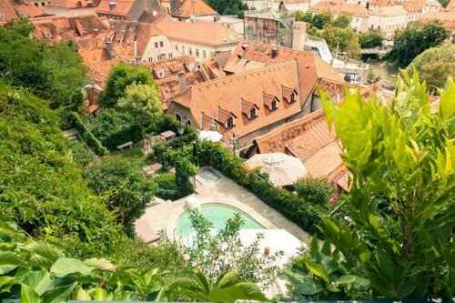 Внешний вид отеля Schlossberghotel - Das Kunsthotel в Грце, фото 3