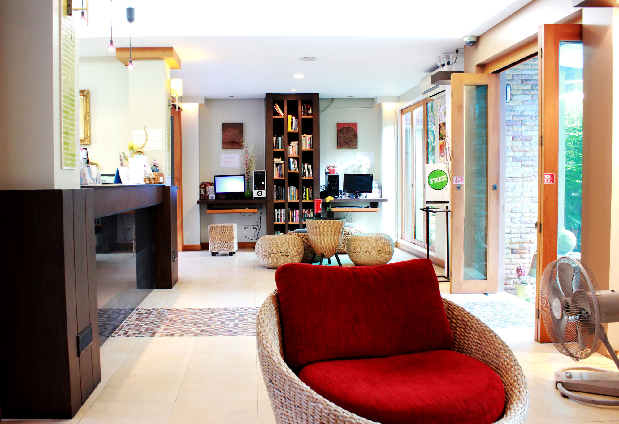 Фото Hua Hin White Sand Hotel