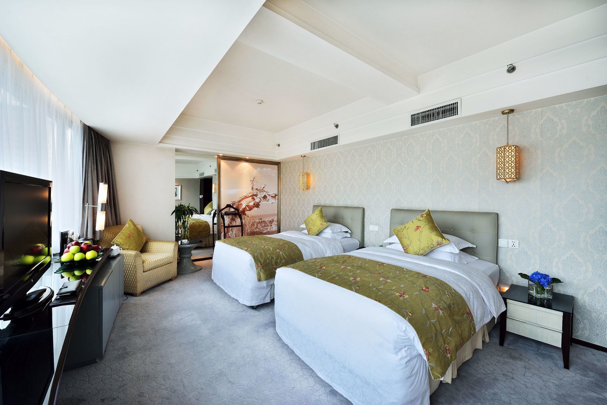 Фото Luxemon Xinjiang Hongfu Hotel