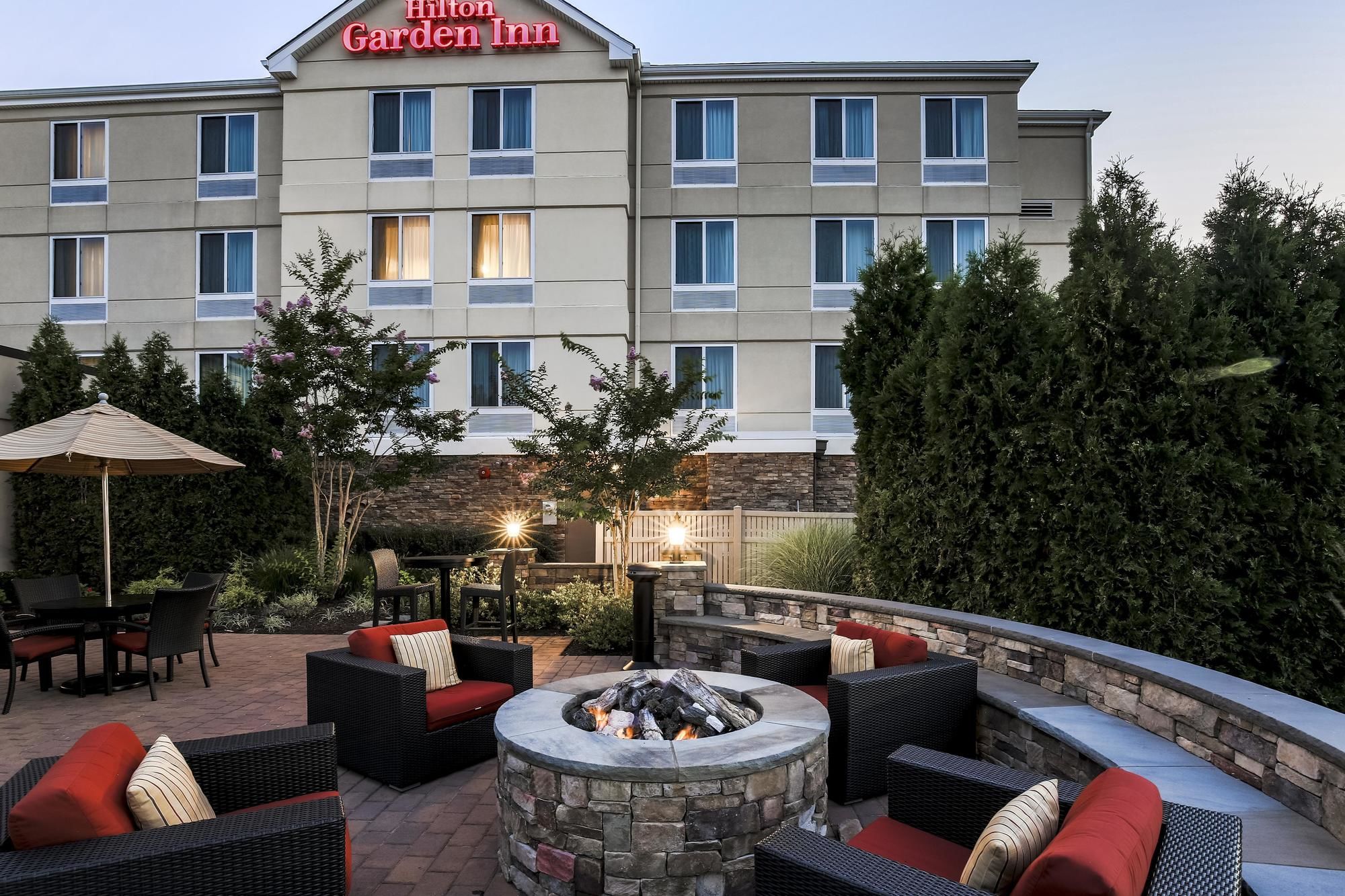 Фото Hilton Garden Inn Melville