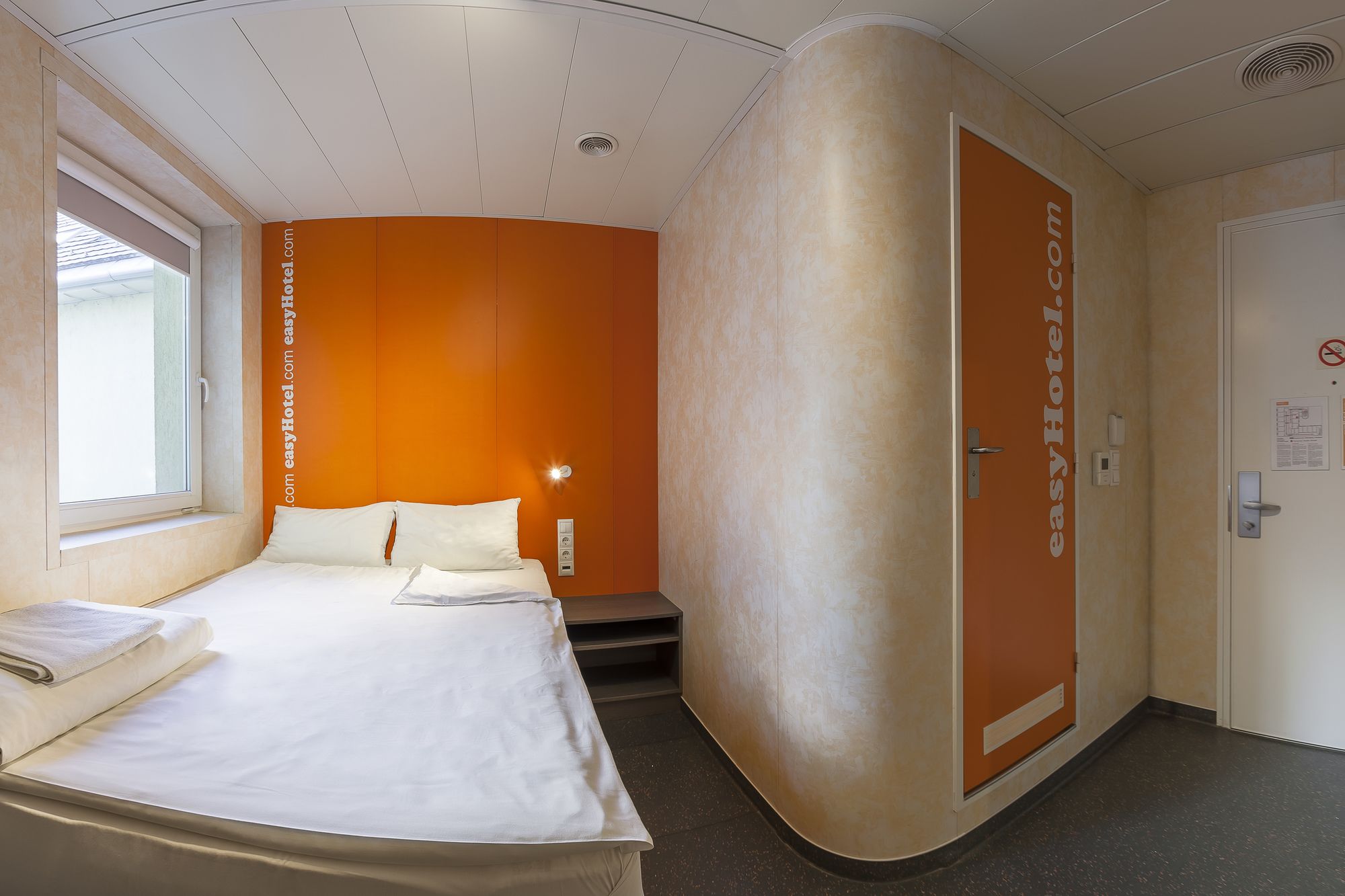 Фото EasyHotel Budapest Oktogon