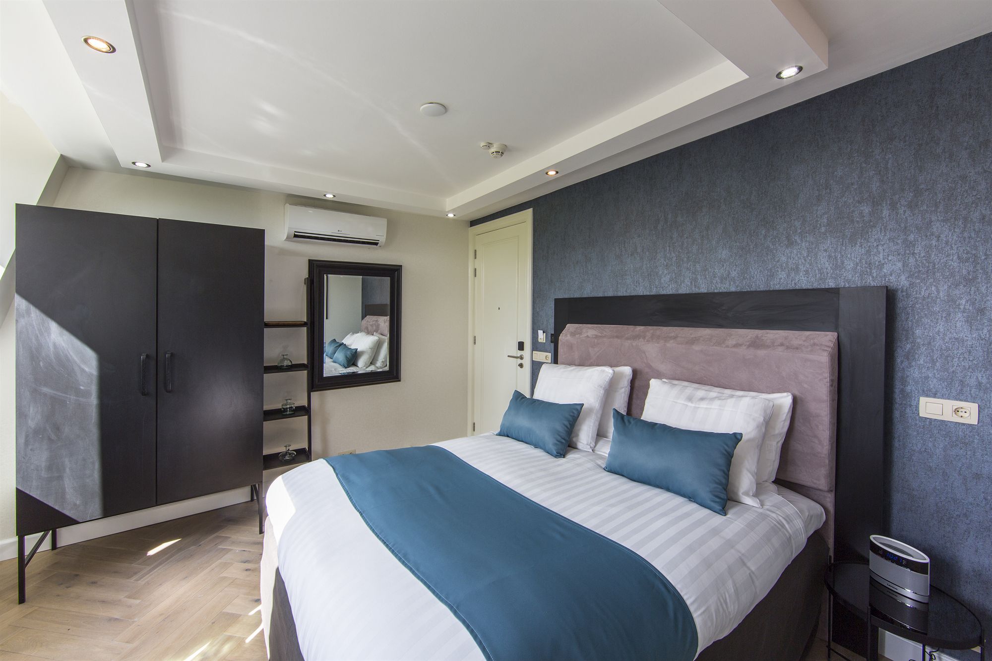 Фото No. 377 House