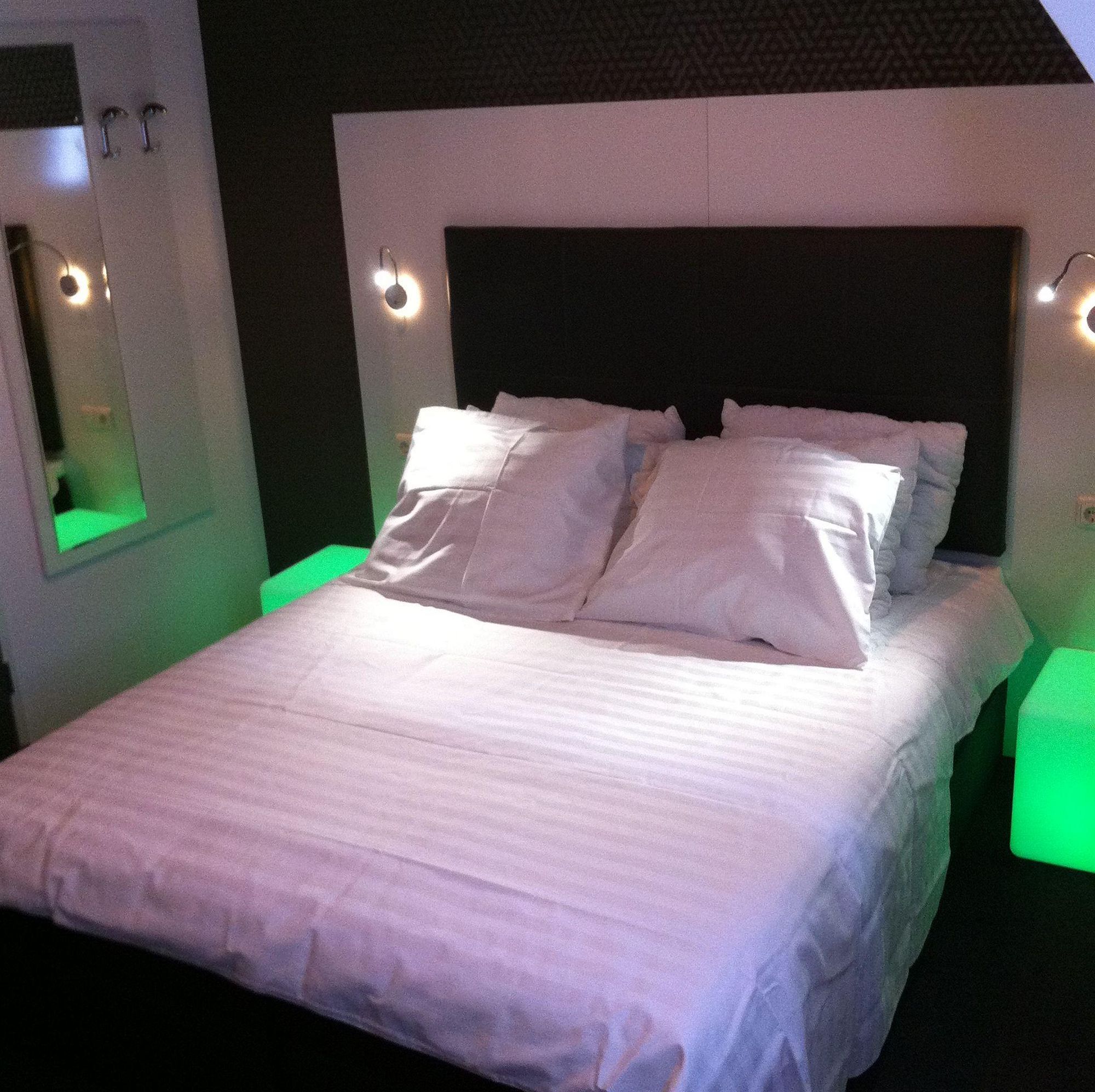 Фото Hotel Vossius Vondelpark