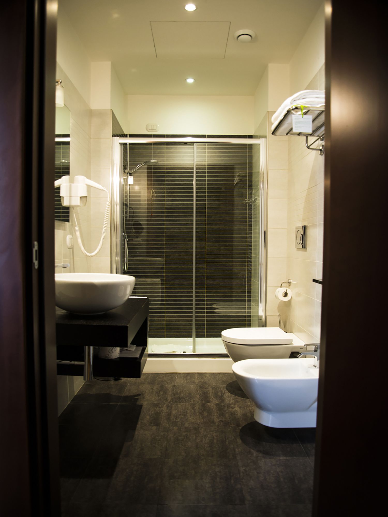 Фото At Forty One