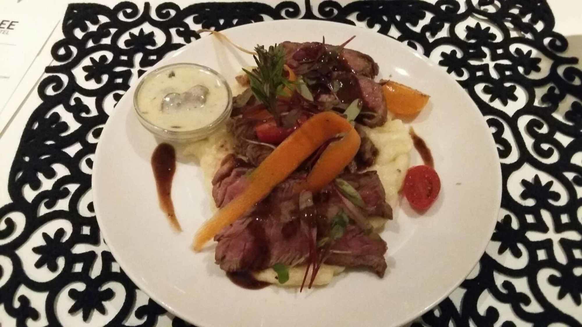 Фото The Three Boutique Hotel