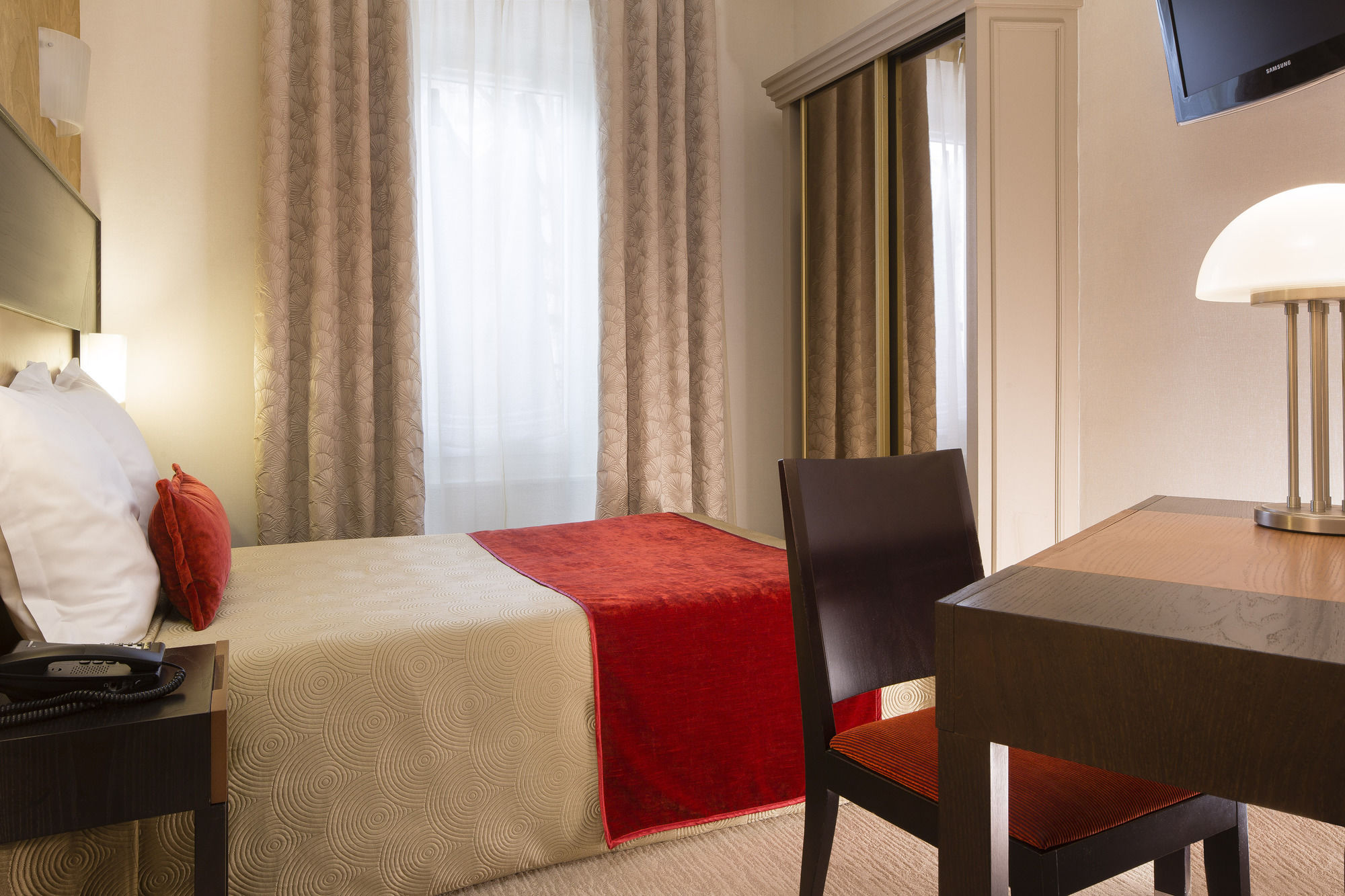 Фото Hôtel Raspail Montparnasse