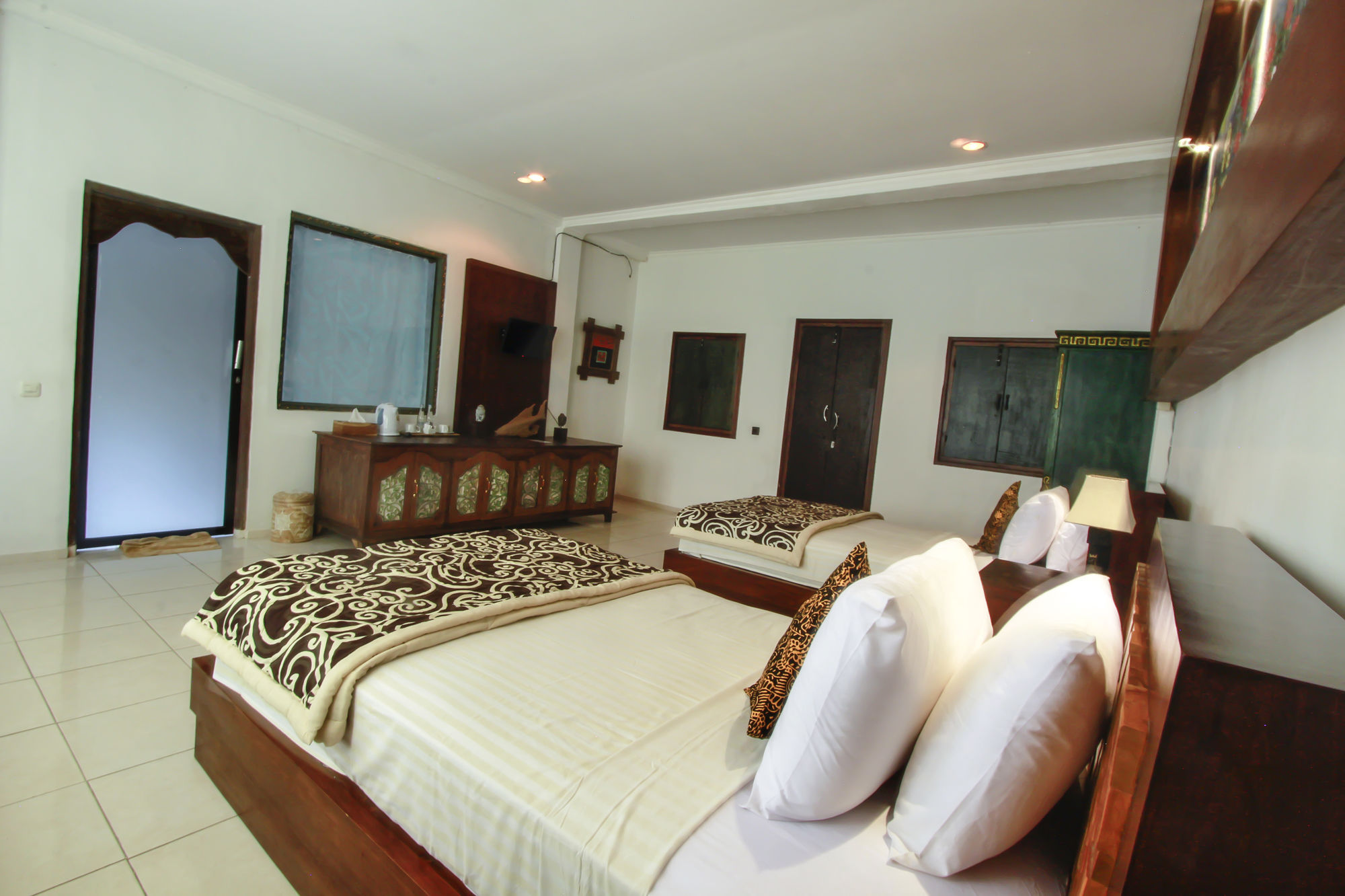 Фото Dewangga Bungalow