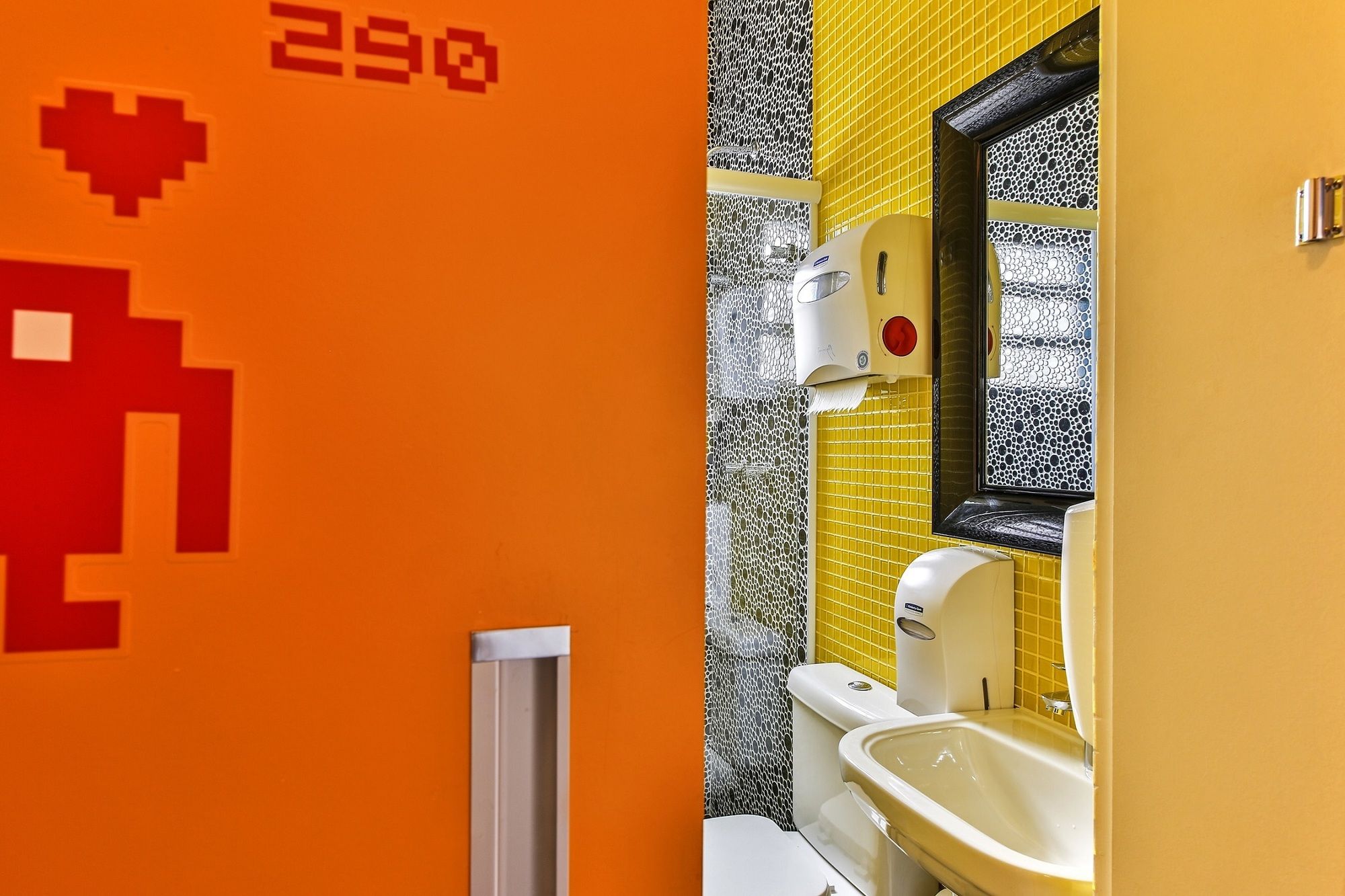 Фото Hostel California Cafe Bar