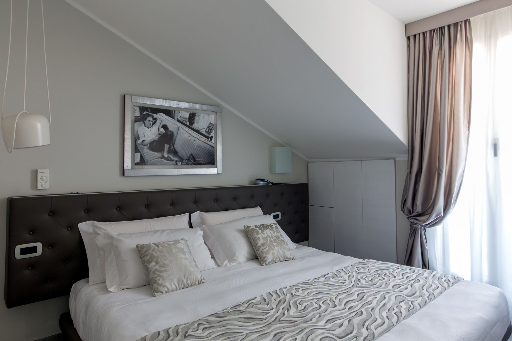 Фото Montenapoleone Suites