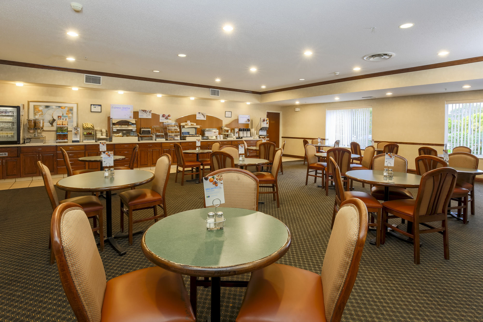 Фото Holiday Inn Express Rochester Ne- Irondequoit, an Ihg Hotel
