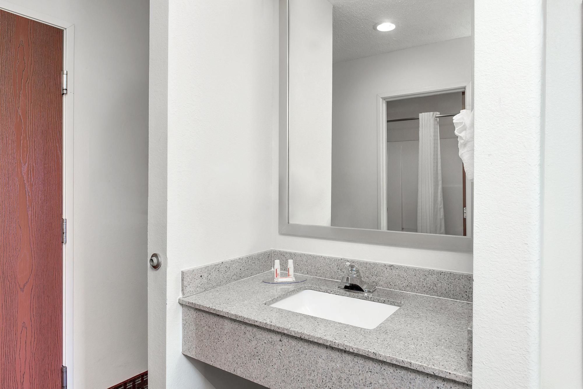 Фото Howard Johnson by Wyndham Scott Lafayette