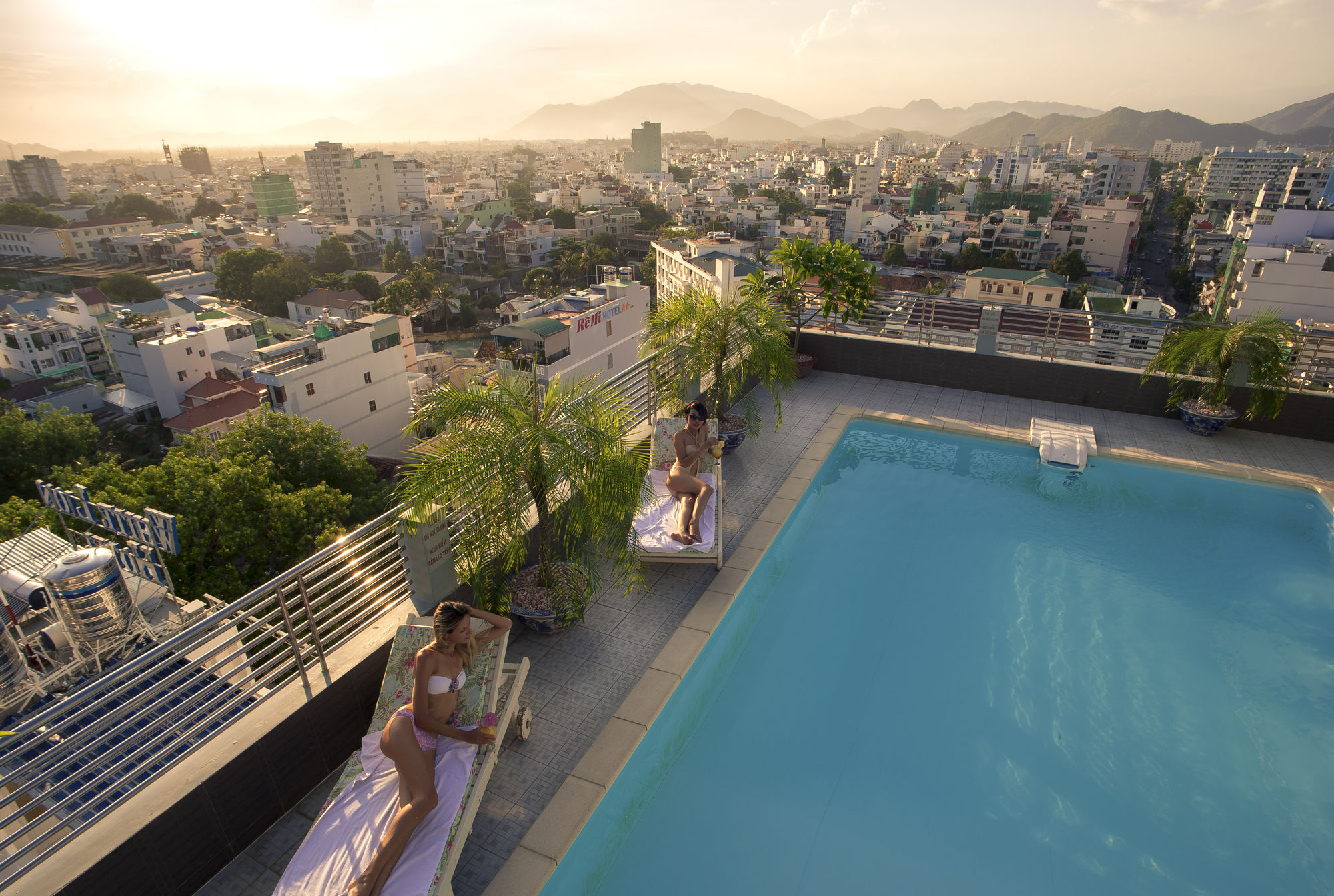 Фото The Summer Hotel